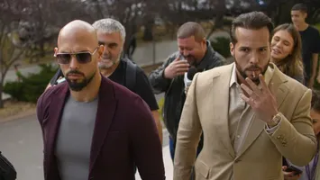 Frații Tate reclamă condițiile dure din închisoarea în care se află în Miami: „Nu am reușit să dorm și era prea întuneric pentru a putea citi, așa că am numărat cărămizile de pe perete”