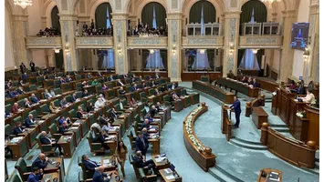 Reconfigurări de traseu în Parlament. Un senator ales pe listele POT trece la PNL. Un alt senator afiliat PSD intră în grupul Pace