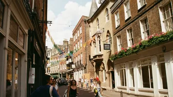Se schimbă regulile pentru muncitorii străini din Marea Britanie. Ce trebuie să știe toți românii care lucrează acolo