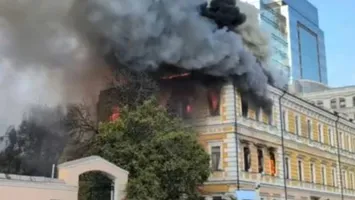 Război în Ucraina: Academia de Ştiinţe din centrul Kievului, avariată în urma unui atac cu drone ruseşti în plină zi