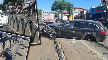 Accident grav pe Șoseaua Colentina din Capitală. O mașină a ajuns pe linia de tramvai, iar circulația liniei 21 a fost blocată