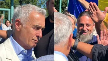 Călin Georgescu a fost însoțit la Mănăstirea Dobrovăț de preotul Cătălin Corogeanu, fratele exorcistului criminal de la Mănăstirea Tanacu. Bărbatul a fost condamnat cu suspendare în 2023 după ce a dărâmat un stâlp de electricitate cu mașina, fiind beat VIDEO