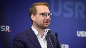 Dominic Fritz afirmă că USR refuză varianta de premier independent Luca Niculescu „Un premier este dependent de partidele din Parlament care îl susțin”