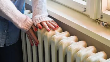 UE ne cere să ne încălzim mai puţin la iarnă. „Ne confruntăm cu o criză a prețurilor corelată cu o criză a aprovizionării”