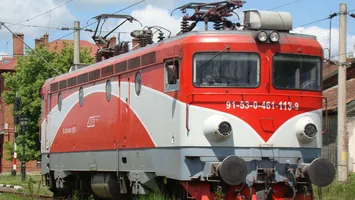 Un tren internațional, blocat pe podul Giurgiu-Ruse, după ce au fost raportate probleme la locomotivă