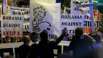 Protest împotriva mișcării Antifa în centrul Bucureștiului, organizat de o grupare de ultrași cu un istoric de acțiuni de extremă dreapta