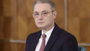 Luca Niculescu vrea un „armistiţiu” între partide pentru a susţine măsurile prioritare: „Aş prefera un guvern politic. Discuţiile sunt deschise şi nu vreau să-mi închid nicio poartă de dialog”