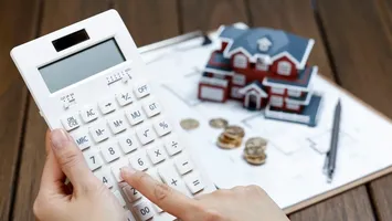 Impozitul pe locuințe ar putea crește de peste două ori în unele localități din România. Diferențe majore între orașe