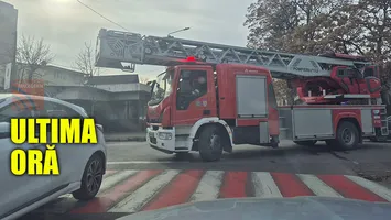 Incendiu la o biserică din Buzău. Incendiu violent la o clădire dintr-o fostă unitate militară din Vâlcea