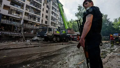 Zelenski, strigăt disperat: „Ruşii seamănă deliberat teroare în oraşele noastre!”. După Odesa, acum este bombardat intens şi Nikolaev