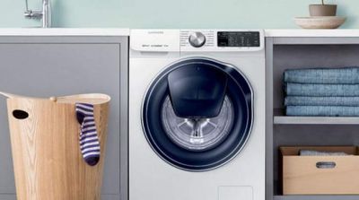 Cum să reduci consumul la energie electrică când folosești mașina de spălat. Acest truc te scapă de cheltuielile suplimentare