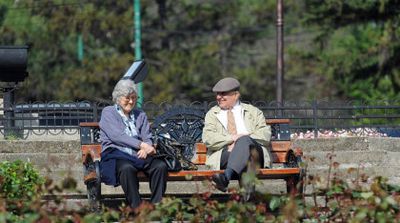 Ciolacu iubește bătrânii și pensionarii