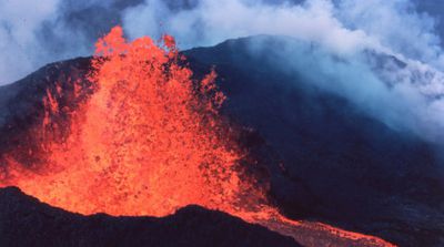 Foc pe cer și cutremure în lanț! Cel mai mare vulcan din lume a devenit activ!
