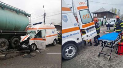 O ambulanță care transporta un pacient a fost implicată într-un accident, în Gorj. Asistenta este în comă, iar pacientul a decedat