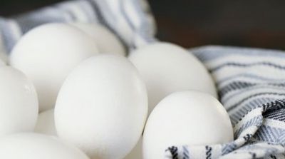 De ce e bine să învârți ouăle crude înainte de a le găti. Secretul bucătarilor de top