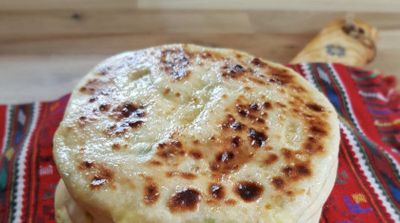Rețeta zilei | Plăcinte la tigaie cu cartofi și brânză