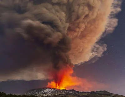Etna a erupt din nou, a fost emisă o alertă VIDEO