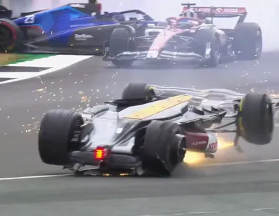 Nebunie la Silverstone: cursă incredibilă, cu proteste pe circuit și victoria istorică a lui Carlos Sainz. Schumacher a câștigat primele puncte