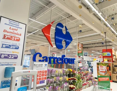 Program Carrefour pentru Ziua Muncii și Sărbătorile Pascale. Clienții gigantului trebuie să se grăbească, dacă vor să își cumpere toate produsele de pe listă