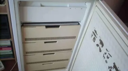 Bărbat acuzat că și-a ținut tatăl mort în congelator timp de doi ani ca să-i încaseze pensia. Detalii șocante ies la iveală din anchetă
