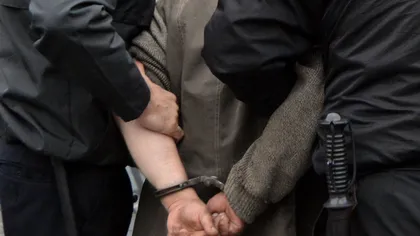 Părinţi arestaţi după ce au bătut o învăţătoare pe motiv că le-a certat fiul, în timpul unei excursii. Doi copii au fost, de asemenea, agresați