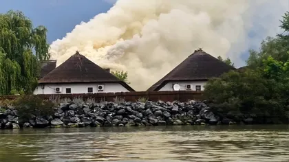 Incendiu în Delta Dunării! Un cunoscut hotel a fost cuprins de flăcări