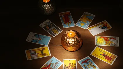 Horoscop TAROT 30 aprilie 2025. 2 de cupe anunță căsătorie, Regina de spade inversată înseamnă CURAJ