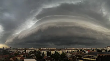 Ploi și vijelii, dar și caniculă, cu temperaturi de până la 35 de grade. Alertă meteo cod galben