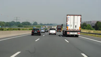 O nouă taxă de drum intră în vigoare de la 31 august în România. Cine sunt șoferii care vor trebui să o plătească