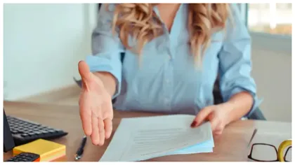 Patronii sunt disperați! Oferă salarii și de 8.000 de lei pe lună, însă nimeni nu mai vrea să muncească. Pe lângă bani, primești transport, mic dejun, cafea, înghețată sau pepene. La finalul zilei ai o masă consistentă și prăjituri