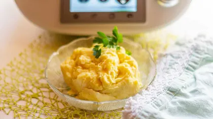 Cum să faci un piure de cartofi ca un chef. Există un truc simplu pentru cea mai fină și aerată textură
