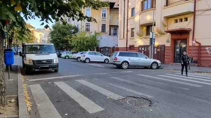 Distanţa faţă de trecerea de pietoni la care şoferii au voie să oprească sau să staţioneze. Ce amenzi riscă românii care încalcă legea