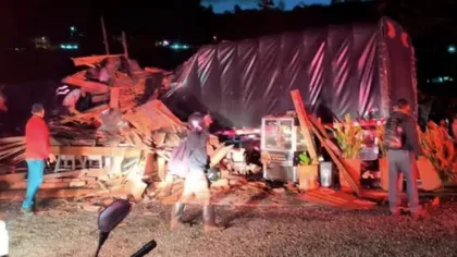 VIDEO Accident cu urmări teribile: zece morţi după ce un autocar cu studenţi a intrat cu viteză într-un cap de pod