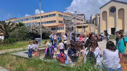 Cutremur de magnitudinea 4.4 resimţit în centrul vechi al oraşului. Locuitori au ieşit în stradă, circulaţia suspendată pe două linii de metrou