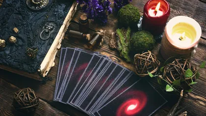 4 ZODII pe punctul de a obține BANI, conform cărților de Tarot