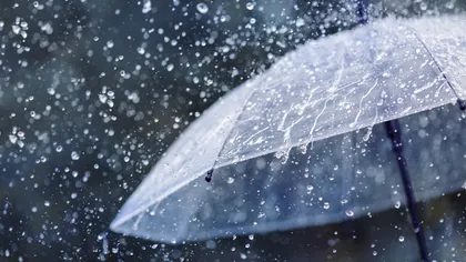 Zilele călduroase de vară se lasă așteptate. Meteorologii ANM anunță ploi și chiar ninsori în unele zone.