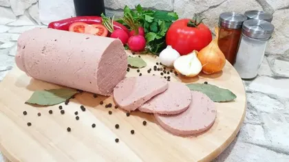 Parizerul, vedeta neașteptată a meniurilor moderne. Alimentul copilăriei a devenit, acum, preparat de lux în marile restaurante