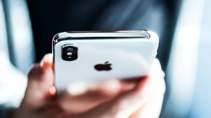 Știai că telefonul tău înregistrează tot ce vorbești? Încearcă acest test simplu ca să te convingi. Experții sunt tot mai îngrijorați
