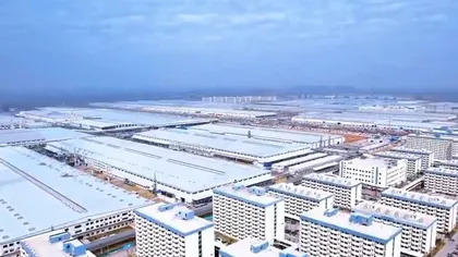 Se construiește prima fabrică mamut a lumii, mai mare decât orașul San Francisco. Sute de mii de angajați și o capacitate uriașă de producție