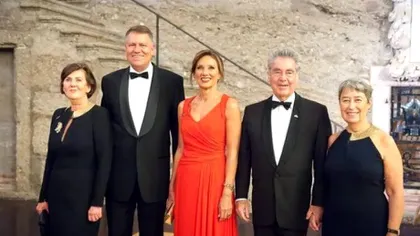 Cum arată sora lui Klaus Iohannis. Este singura imagine care a scăpat pe internet cu Krista