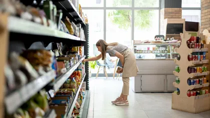 Metoda isteață prin care supermarketurile te determină să cumperi mai mult. Motivul real pentru care recurg la această strategie
