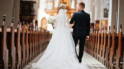 Mireasă din Vâlcea bătută de mire în ziua nunții. Ea a fost dusă la spital, el a rămas să petreacă
