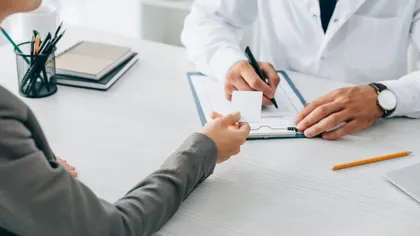 România se pregătește pentru una dintre cele mai radicale schimbări. Mamele aflate în concediu de creştere copil vor fi obligate să plătească CASS de la 1 septembrie 2025