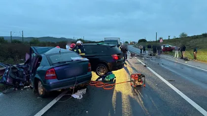 Carambol cu trei mașini în Cluj! Un bărbat a murit, iar patru femei și două copile au fost transportate la spital