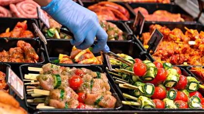 Mare companie producătoare de mezeluri, în pragul falimentului. Aproape 400 de angajaţi speră să-şi poată păstra locurile de muncă