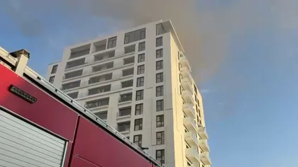 VIDEO Incendiu puternic într-un bloc nou din sectorul 5 al Capitalei. 17 persoane transportate la spital, care este cauza