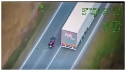 Sancţiuni record pentru un motociclist filmat din elicopter în timp ce face mai multe depăşiri neregulamentare pe DN 1