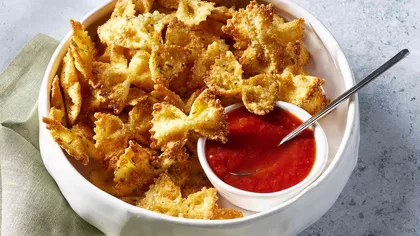 Pasta Chips, rețeta care a cucerit internetul! Este o gustare pe care o faci în doar 10 minute