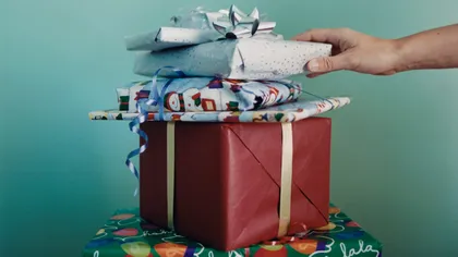 Ce cadouri primesc anagajații români de Crăciun. Unora li se oferă chiar și prime