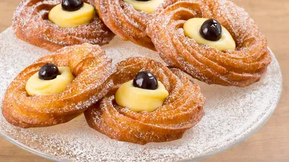 Cum se prepară gogoșile italienești umplute cu cremă vanilie. Zeppole di San Giuseppe,  un desert din sudul Italiei